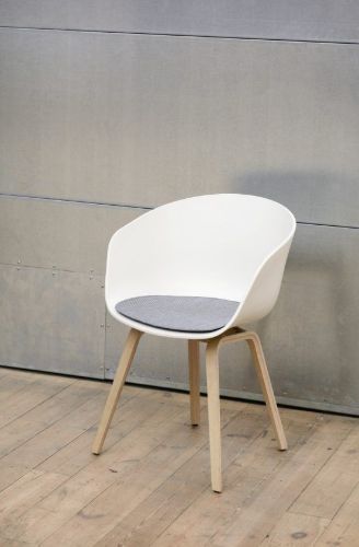 BRUG IKKE HAY seat pad til About A Chair med armlæn - Surface by Hay 120 Light Grey