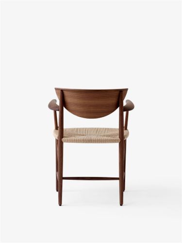 &Tradition HM4 Drawn Chair w. armrest  - Natural Paper Cord/Oiled Walnut