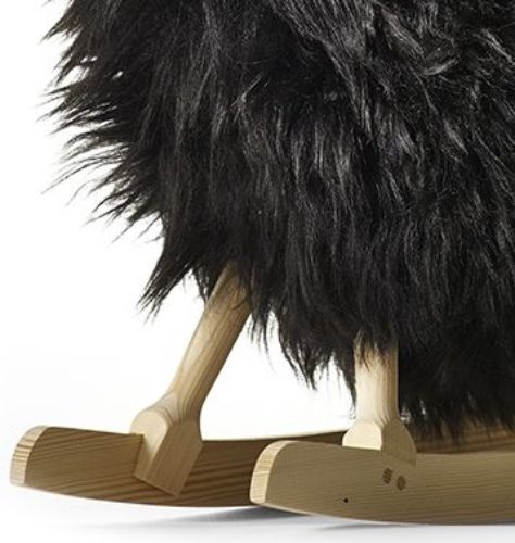 Povl Kjer Rokkelam Sort. H: 30cm B: 13cm L: 42cm.