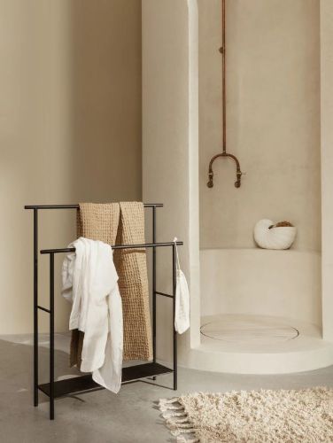 Ferm Living Dora Towel Stand 88,3x72,5 cm - Black