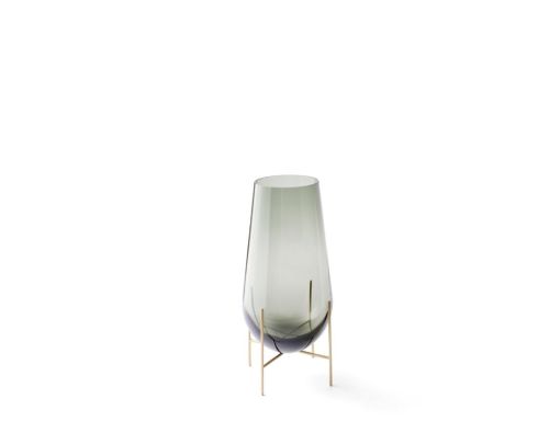 Audo Copenhagen Échasse Vase S H: 28 cm - Brass / Green Smoked Glass