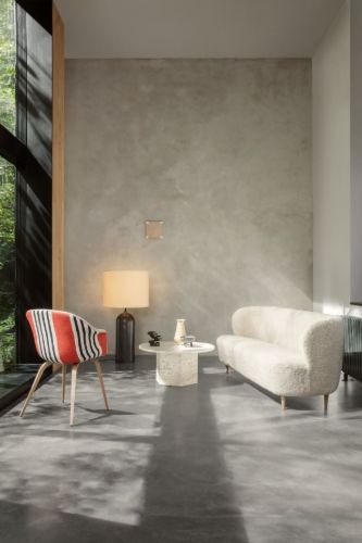 GUBI Stay Sofa Fully Upholstered SH: 40 cm - American Walnut/Moonlight