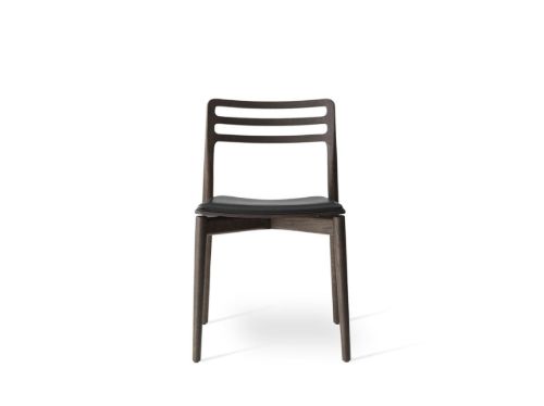 Vipp 481 Cabin Chair SH: 45,5 cm - Dark Oak w/ Black Leather