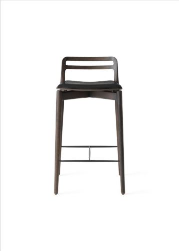 Vipp 484 Cabin Counter Stool SH: 67 cm - Dark Oak/Black Leather