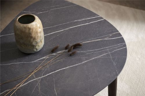 Thomsen Furniture Katrine Sofabord m. Hylde 68x101 cm H: 50 - Røget Eg / Shadow Ker Laminat