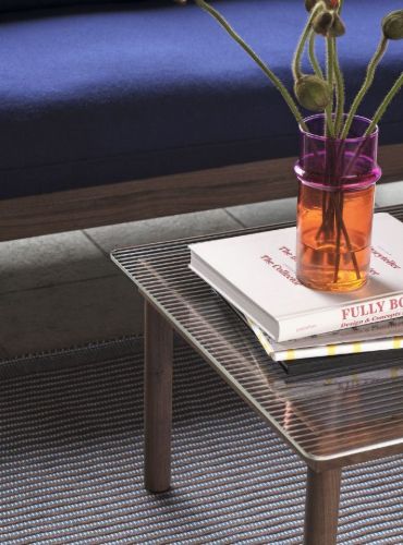 HAY Kofi Table 80x80 cm - Solid Walnut / Clear Reeded Glass