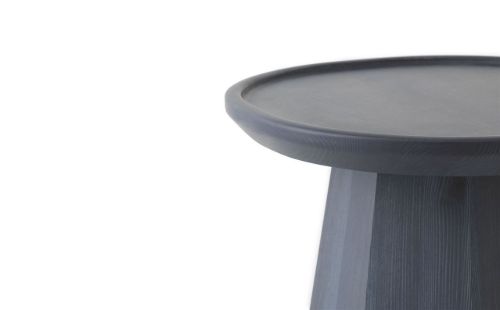 Normann Copenhagen Pine Bord Stor H: 44,6 x Ø: 65 cm - Mørkeblå
