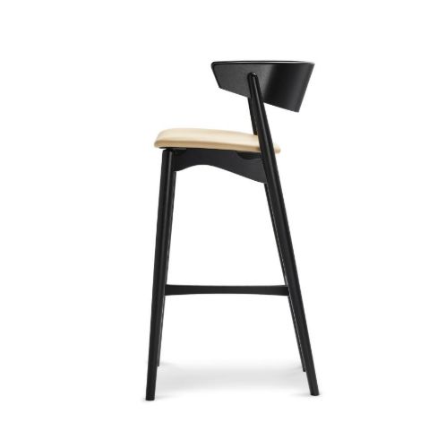 Sibast Furniture No 7 Bar Stool SH: 75 cm - Black Oak / Spectrum Honey Leather