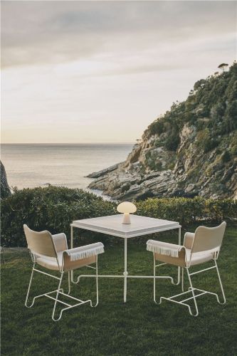 GUBI Tropique Dining Table 90x90 + Tropique Dining Chairs W. Fringes Havemøbelsæt - White Steel/Black Limonta 12