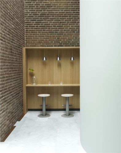 Normann Copenhagen Pole Barstol H: 65 cm - Grå Stål/Fyrretræ