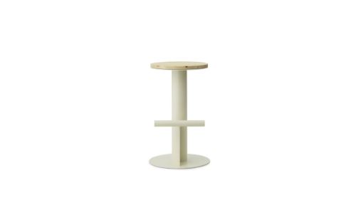 Normann Copenhagen Pole Barstol H: 65 cm - Sand Stål/Fyrretræ