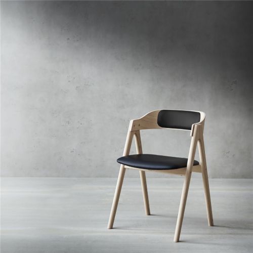 Findahl by Hammel METTE Spisebordsstol M. Rygpolstring SH: 45 cm - Ubehandlet Eg/Sort Sydney Læder