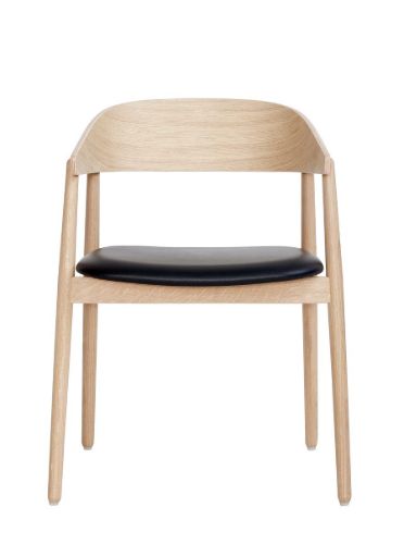 Andersen Furniture AC2 Stol SH: 43,5 cm - Eg Hvidpigmenteret Lak/Sort Læder